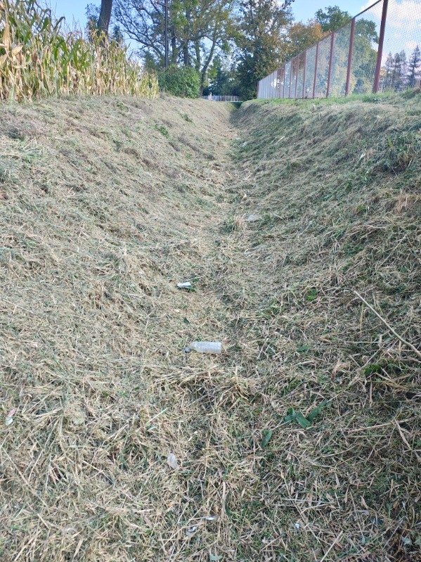 Rów Łanięta – Witoldów, koło boiska szkolnego - po